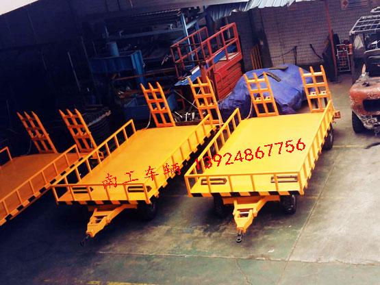 橙色带登车桥4吨华球直播_华球（中国）