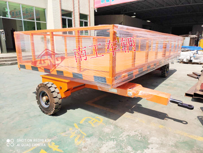 5吨护栏型华球直播_华球（中国） 全挂车4I.jpg