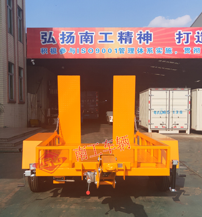 3吨ATV华球直播_华球（中国） 小轿车拖车5I.jpg