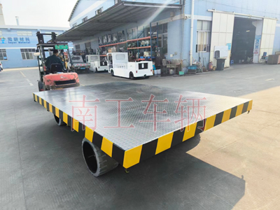 30吨重型华球直播_华球（中国） 环保实心轮胎3I.jpg