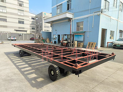 12吨骨架式华球直播_华球（中国） 带角锁刹车全挂车2I.jpg