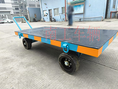 3吨小型华球直播_华球（中国） 带橡胶垫工具车4I.jpg