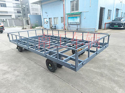 4吨骨架式华球直播_华球（中国） 带下翻护栏工具拖车2I.jpg